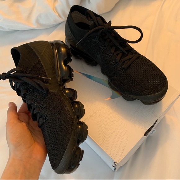 NIKE VAPOURMAX TRIPLE NOIR - Picture 1 of 5